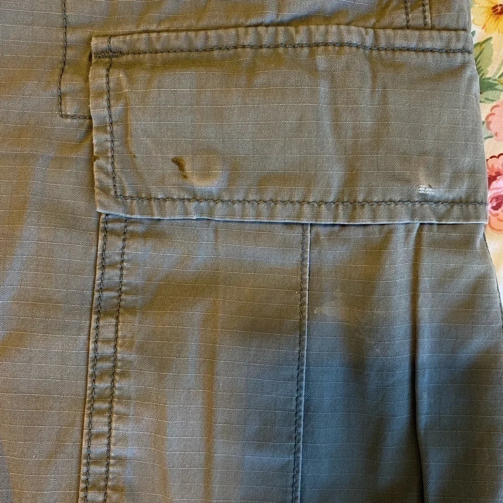 Levis flat front